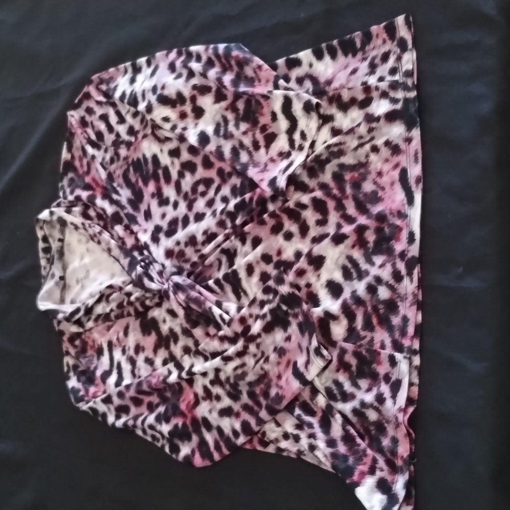 Jones New York Signature Petite Blouse PL/G  Pink, Black & White Leppard Print